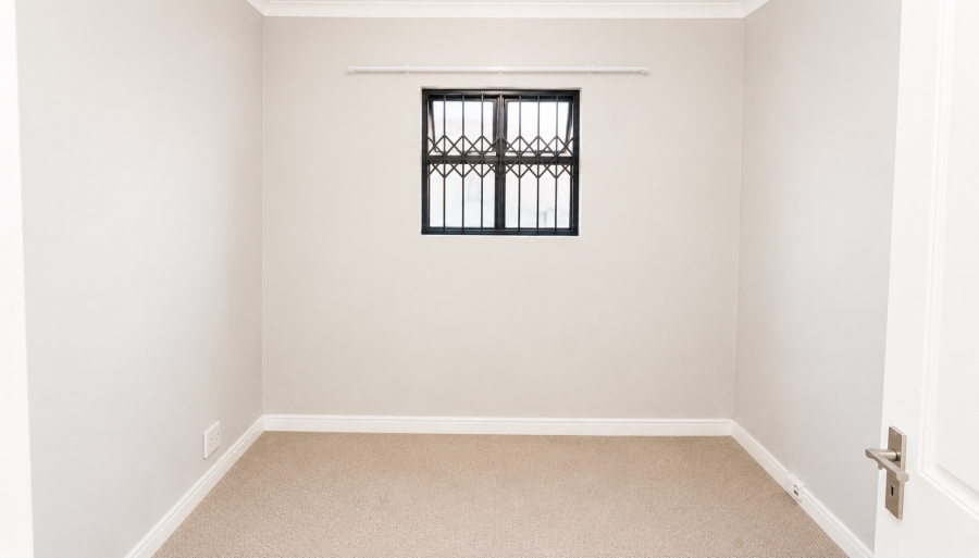 To Let 3 Bedroom Property for Rent in Royal Ascot Western Cape